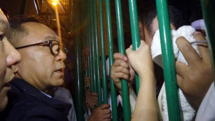 Massa Membubarkan Diri Pukul 4 Pagi, Sebelum Pergi Ketua FPI Sampaikan Ini