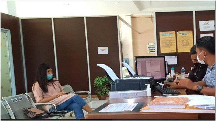 Diminta Ibu Mertua Melarang Suami Keluar Rumah, IRT di Palembang Dianiaya dan Diancam Pakai Pisau