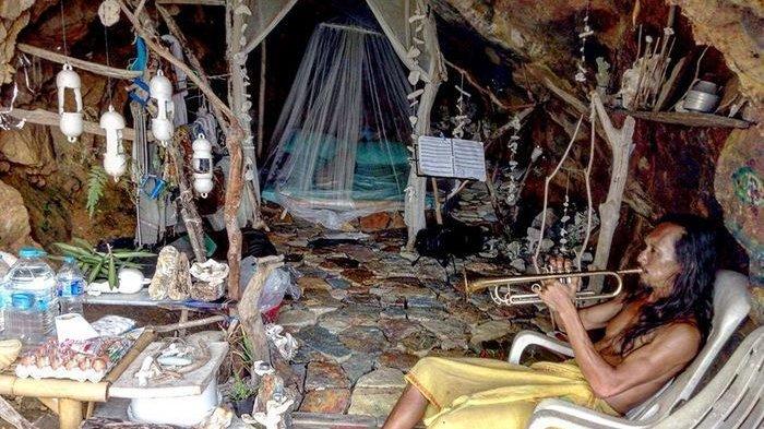 Cerita Pria yang Tinggal di Gua Ini, Bikin Bule Cantik Klepek-klepek Meski tak Ada Duit dan Harta