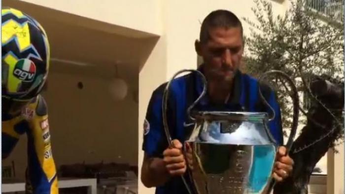 Materazzi Tantang Zinedine Zidane dalam Tantangan Ice Bucket Challenge