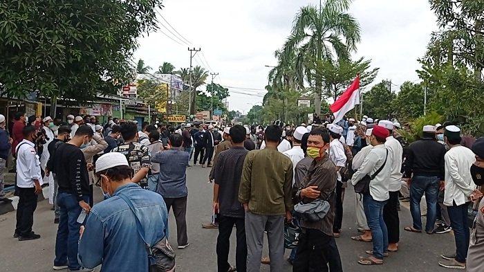 Empat Penjuru Jalan ke Arah Simpang Polda Simpang Ditutup, Massa Aksi Berdatangan