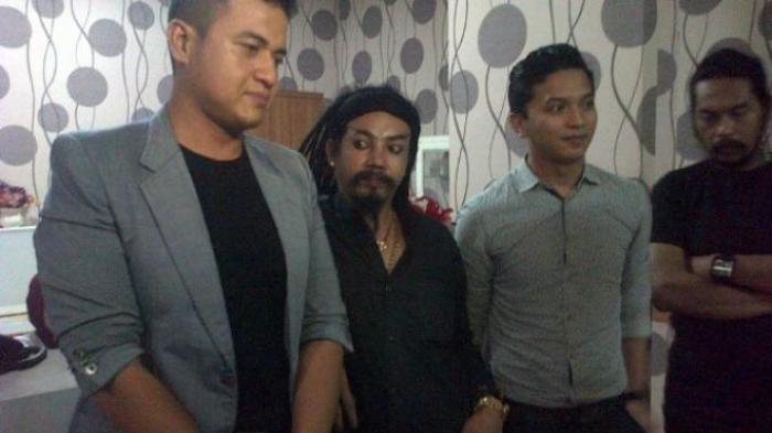 Limbad Cuma Bisa Lihat Tessy Dari Kaca