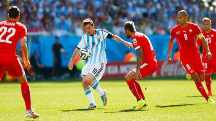 Tiga Penyelamatan Benaglio Paksa Laga Berlanjut ke Extra Time