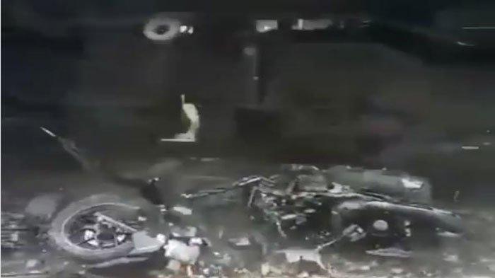 Ibu dan Anak Terpental Ditabrak Kereta Api di Muara Enim, Video Motornya Terseret Viral