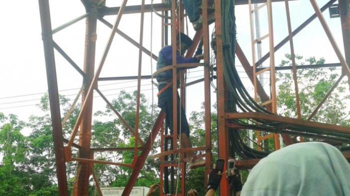 Warga Desa Ini Tertarik Lihat Orang Coba Bunuh Diri daripada Hitung Pemilu