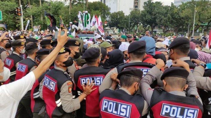 Ricuh Dorong-dorongan dengan Kelompok PA 212 Dianggap Polisi Sebagai Cari Keringat Saja