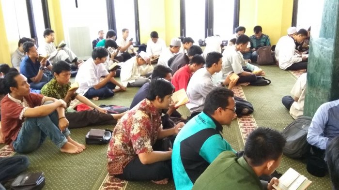 Sehari 10 Juzz,1000 peserta Ramaikan Kegiatan Baca Alquran di Masjid Ra iyah