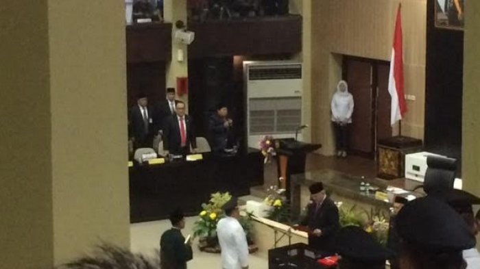Ilyas Pandji Resmi Dilantik Bupati OI, Alex Perintahkan Langsung Buka Baju dan Lakukan Ini