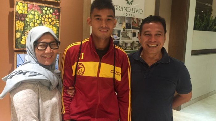 Zalndano dan kedua orangtua.