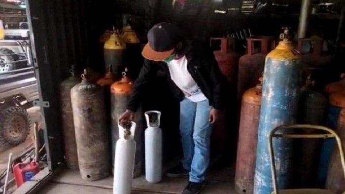 Harga Masih Stabil, Warga PALI Beli Tabung Oksigen Untuk Kerabat di Jakarta