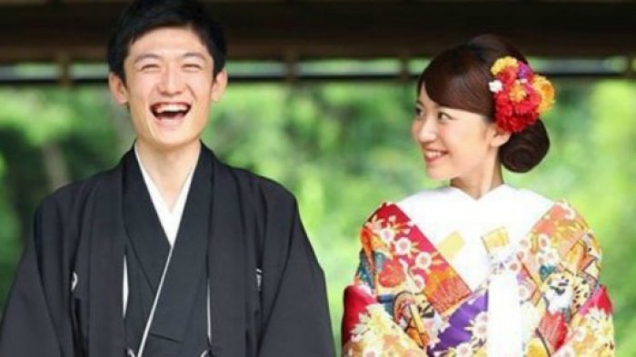 Pria Jomblo di Jepang Bisa Tiba-tiba Kaya dan Punya Istri Cantik Cuma Lewat 'Praktik Aneh' Ini