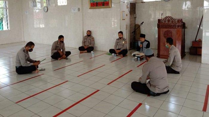Perdalam Ilmu Agama, Personel Polres Ogan Ilir Belajar Kitab Kuning