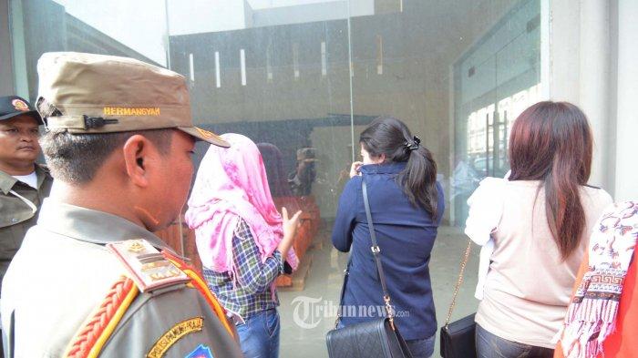 Polisi Sita Bra dan Krim Handbody Lotion dari Panti Pijat Plus-plus di Prabumulih