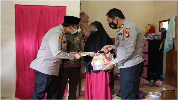 Sambangi Korban Asusila Pengasuh Ponpes di OKU Selatan, Kapolres Janji Tangani Kasus Dengan Baik