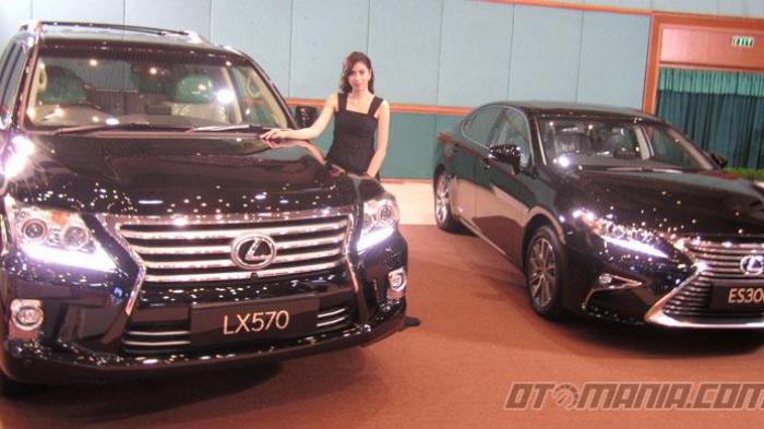 Diskon Lexus Sampai Seperempat Miliar Rupiah di Senayan