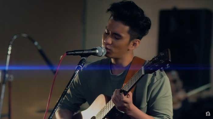 Profil Difki Khalif Adik Sepupu Ariel Noah, Pernah Jadi Gitaris di Lagu Ariel feat Mirriam Eka.