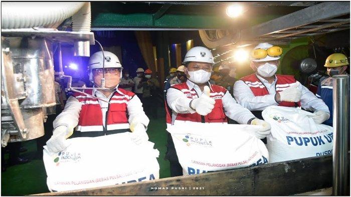 Menutup Tahun 2021, Produksi Pupuk Pusri Lampaui Target