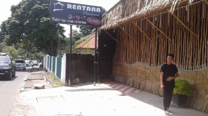 Dari Luar Seperti Rumah Adat, Ternyata Ada Hal Menarik di Tempat ini