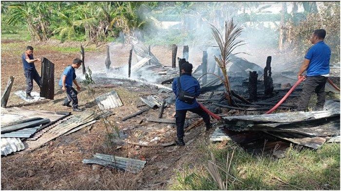 Kebakaran Rumah Kayu di Tanjung Sejaro OI, Pemilik Rumah Wanita Paruh Baya Pingsan Lihat Api