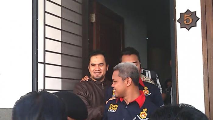 Saipul Jamil Tebar Senyum dan Lambaikan Tangan Usai Jalani Rekonstruksi