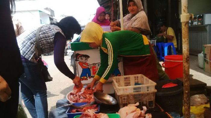 Harga Ayam Potong di PALI Merangkak Naik di Bulan Puasa