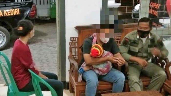 Lagi Asyik Indehoy dengan Seorang Duda di Kamar Kost, Wanita Ini Dipergoki Suami dan Anaknya