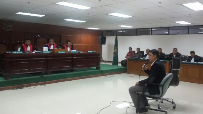 Ahli Digital Forensik Ungkap Foto Selfi Akil Mochtar dengan Muhtar Ependy