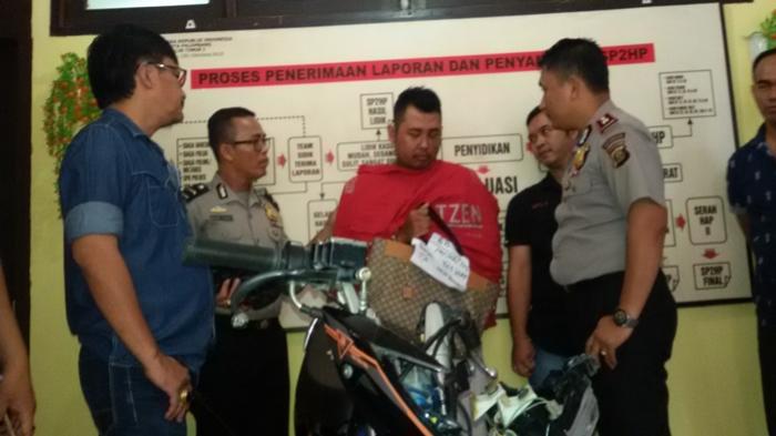 Raja Jambret Babak Belur Dihajar Massa