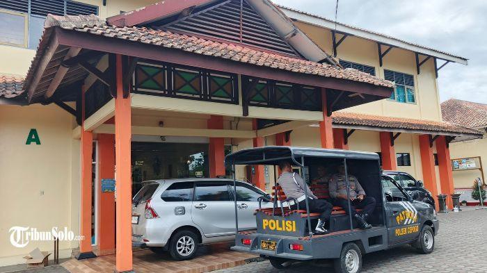 SOSOK Guru SMA di Boyolali yang Injak Siswa Tidur di Kelas, Dikenal Santun & Tak Pernah Marah