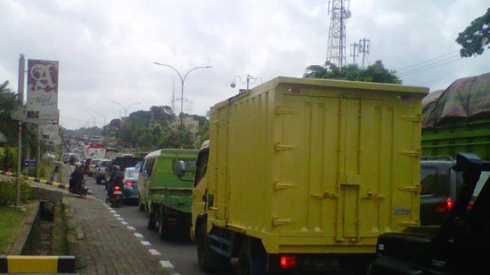 Underpass Patal-Pusri Ditutup Jalan Macet