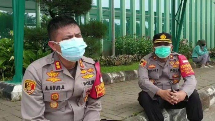 Tangis Wakapolres Jaksel saat Tahu Pasien Covid-19 yang Ditolongnya Meninggal : Mohon Maaf Bu