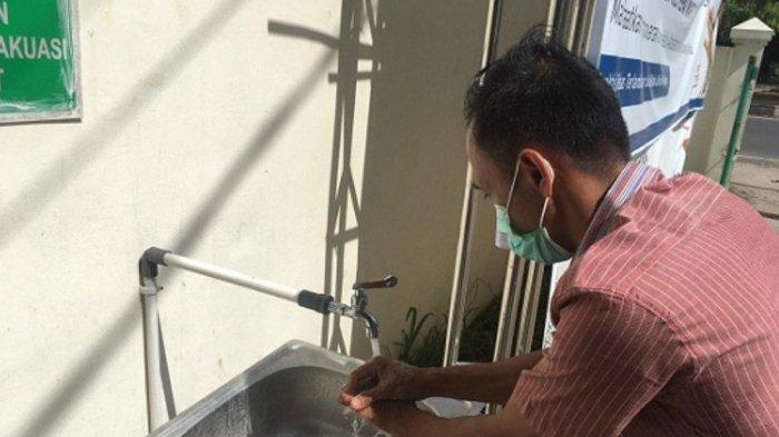 BPJS Kesehatan Kantor Prabumulih Sediakan Wastafel Portable Untuk Pengunjung