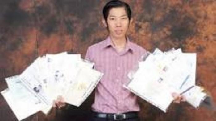 Gelar Akademik Pria ini ST, SE, S.Sos, SH, S.Kom, SS, SAP, S.Stat, S.Akt, MT, MSM, Mkn