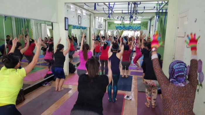 Cukup 30 Menit, Yoga Bikin Badan Seger