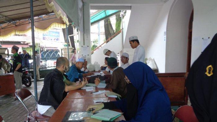 Niat Zakat Fitrah untuk Diri Sendiri dan Keluarga Lengkap dengan Tulisan Arab, Latin dan Artinya