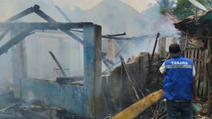 1-Rumah-di-Betung-PALI-Ludes-Terbakar-Api-Pemilik-Hanya-Bisa-Pasrah-Melihat-Harta-Bendanya-Hangus.jpg