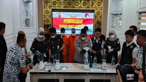 3-Kurir-Narkoba-Tertunduk-Sabunya-Dimusnahkan-Kejari-Polrestabes-Palembang-Terancam-Hukuman-Mati.jpg
