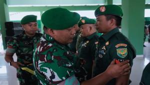 3-Perwira-39-Bintara-dan-20-Tamtama-Prajurit-Kodim-0402OKI-Naik-Pangkat-di-Momen-HUT-ke-80-TNI.jpg
