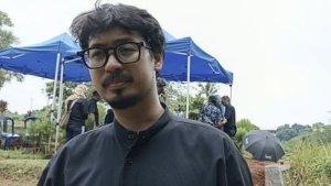 Anak-Subarkah-Danan-usai-prosesi-pemakaman-sang.jpg