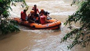 Asyik-Mandi-Bareng-Teman-Siswa-Kelas-5-SD-Hanyut-di-Sungai-Wall-OKU-Belum-Ditemukan.jpg
