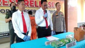 BREAKING-NEWS-Kurir-Sabu-3-Kg-Ditangkap-di-Palembang-Dijanjikan-Upah-Rp-20-Juta-Untuk-Sekolah-Anak.jpg