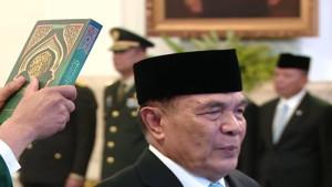 DILANTIK-MENKO-POLKAM-Purnawirawan-TNI-Angkatan-Darat-Djamari-Chaniago-resmi-d.jpg