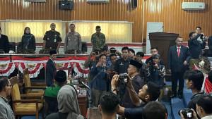 Daftar-Anggota-DPRD-Empat-Lawang-Dari-Fraksi-PDIP-Usai-Sulaila-Resmi-Gantikan-Saukani-yang-Meninggal.jpg