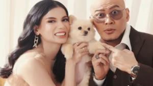 Deddy-Corbuzier-menggambarkan-Sabrina-Chairunnisa-sebagai-sosok-istri-yang-sempurn.jpg