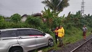 Detik-detik-Mobil-Ditabrak-Kereta-di-OKU-Ibu-Tewas-Ayah-Kritis-Bayinya-Dilarikan-ke-Rumah-Sakit.jpg
