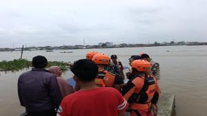 Diduga-Terpeleset-Saat-Mandi-Karyawan-Rumah-Makan-Tenggelam-Di-Sungai-Musi.jpg