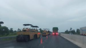 Ditargetkan-Selesai-Sebelum-Nataru-Puluhan-Titik-Jalan-Tol-Kayuagung-Palembang-Diperbaiki.jpg