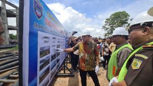 Dorong-Konektivitas-Antar-WilayahPemkab-OKU-Timur-Rampungkan-Dua-Proyek-Jalan-Strategis.jpg