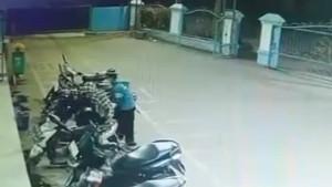 Dua-Pencuri-Motor-di-Palembang-Gasak-Motor-Jemaah-Salat-Subuh.jpg