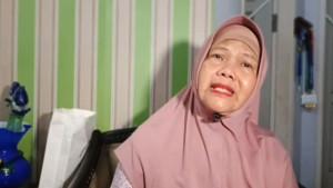 Eni-Sukaenih-65-sepupu-dari-H-Sahroni-saat-ditemui-di-rumahnya-di-Kelurahan.jpg
